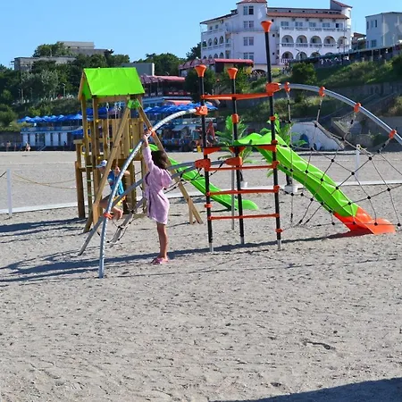 Union מלון אפורי נורד